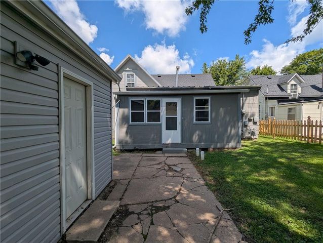 313 Shawnee Street, Hiawatha, KS 66434