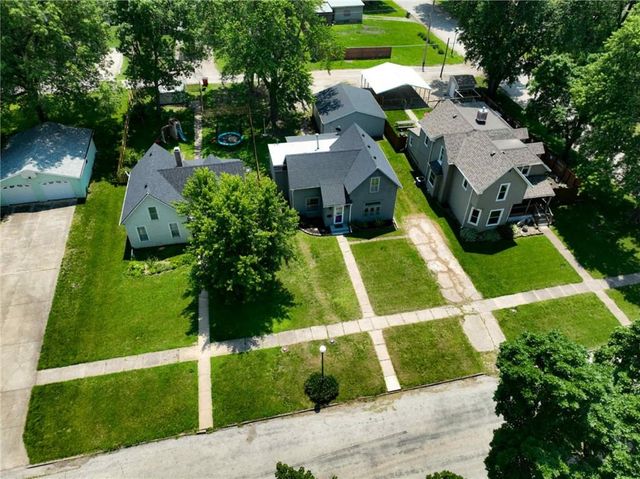 313 Shawnee Street, Hiawatha, KS 66434