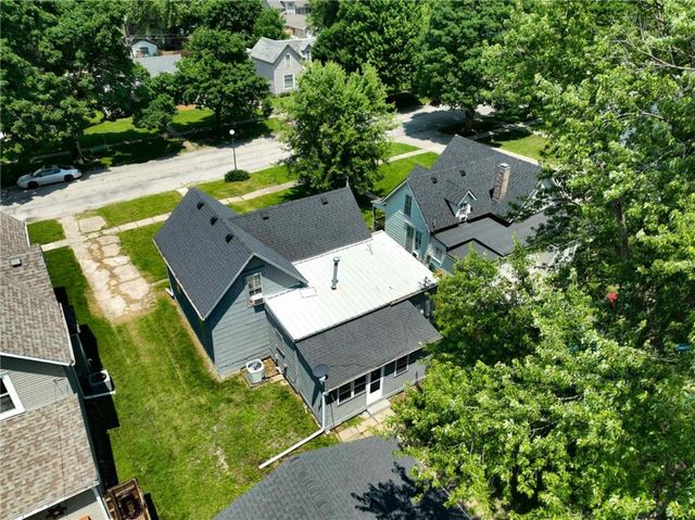 313 Shawnee Street, Hiawatha, KS 66434