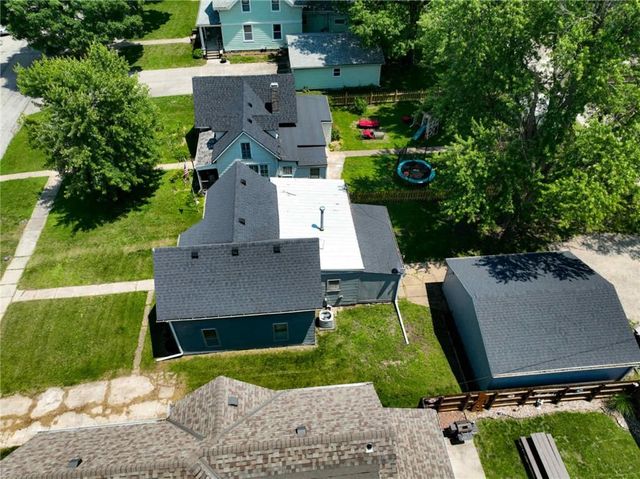 313 Shawnee Street, Hiawatha, KS 66434