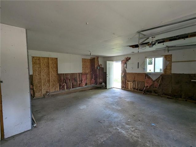 313 Shawnee Street, Hiawatha, KS 66434