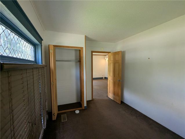 313 Shawnee Street, Hiawatha, KS 66434