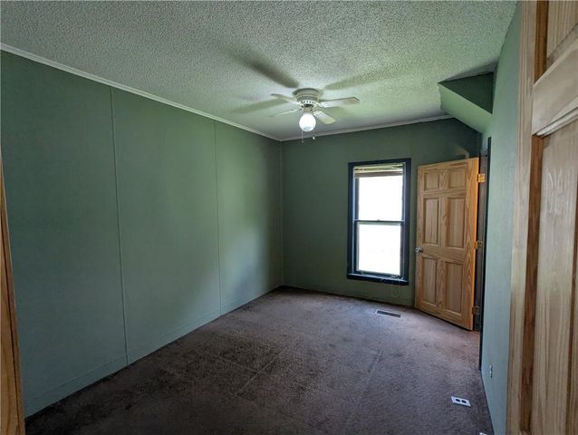 313 Shawnee Street, Hiawatha, KS 66434