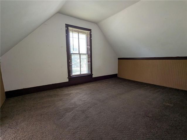 313 Shawnee Street, Hiawatha, KS 66434