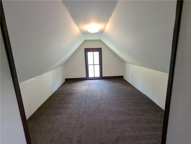 313 Shawnee Street, Hiawatha, KS 66434