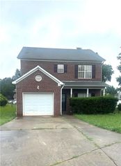 7566 Larchwood Lane, Riverdale, GA 30274