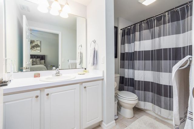 9119 SW 52ND AVENUE 201, Gainesville, FL 32608