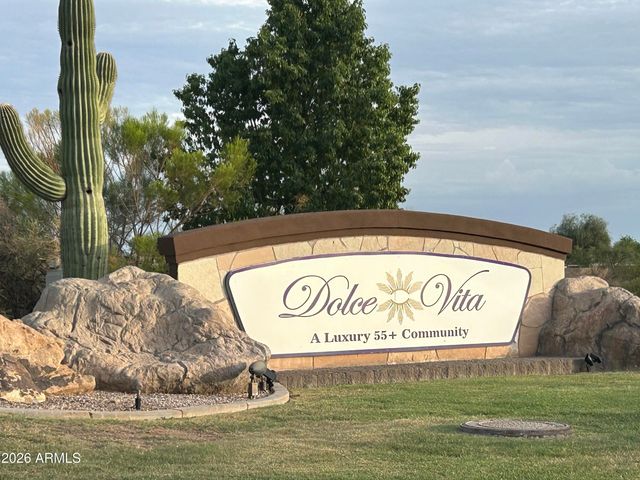 3301 S GOLDFIELD Road 2064, Apache Junction, AZ 85119