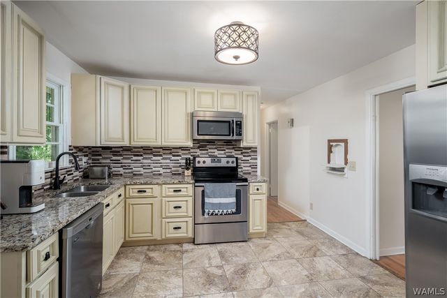 1 Hickory, Tuscaloosa, AL 35404