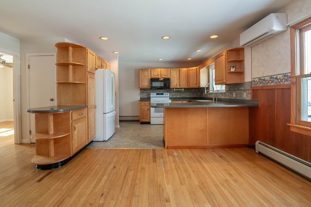 122 Marsett Road, Shelburne, VT 05482