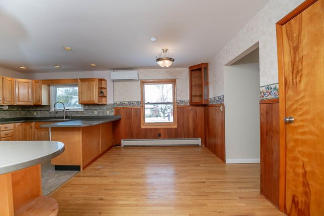 122 Marsett Road, Shelburne, VT 05482