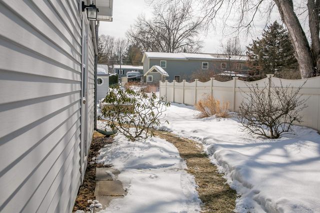 122 Marsett Road, Shelburne, VT 05482