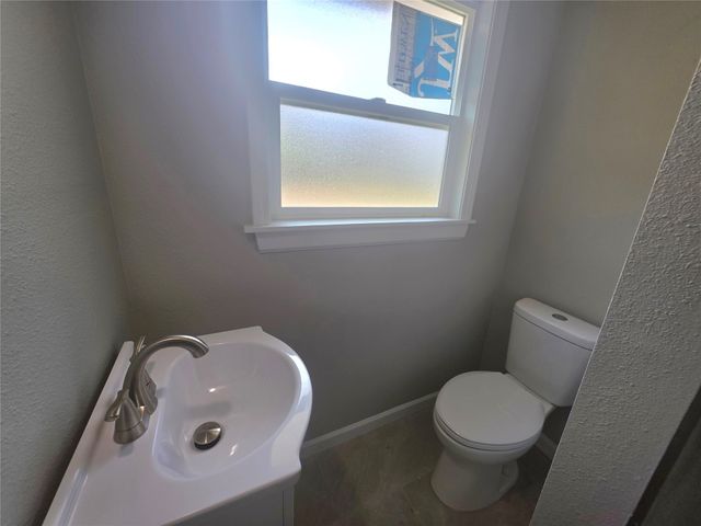 6780 E 27th Place, Tulsa, OK 74129