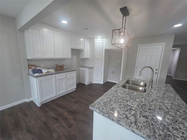 6780 E 27th Place, Tulsa, OK 74129