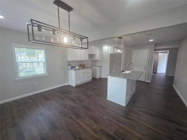 6780 E 27th Place, Tulsa, OK 74129