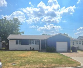 6780 E 27th Place, Tulsa, OK 74129