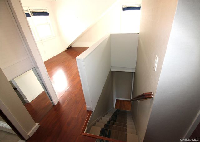 1 Pine Place, Glen Cove, NY 11542