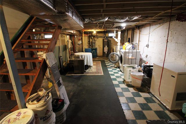 1 Pine Place, Glen Cove, NY 11542