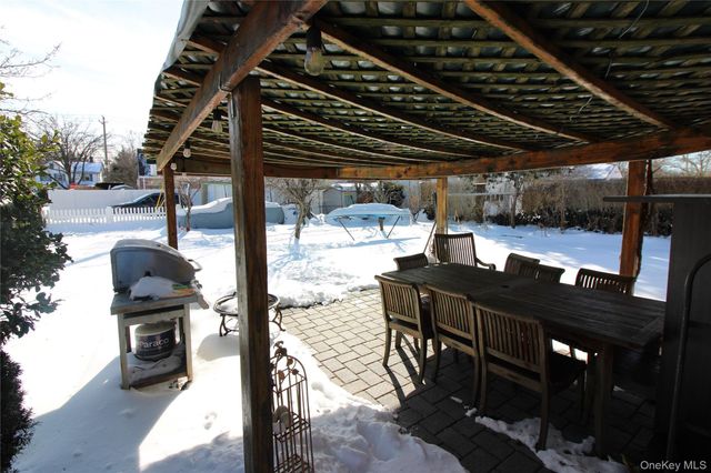 1 Pine Place, Glen Cove, NY 11542