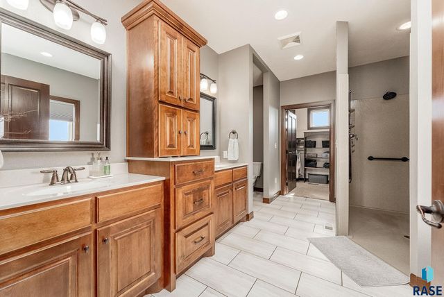 601 Meadowview Dr Drive, Lester, IA 51242