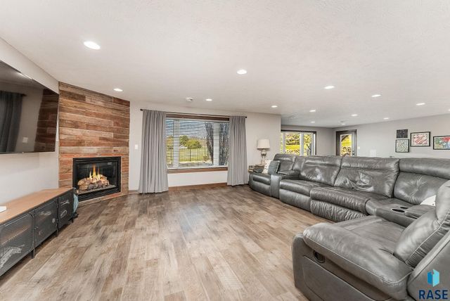 601 Meadowview Dr Drive, Lester, IA 51242