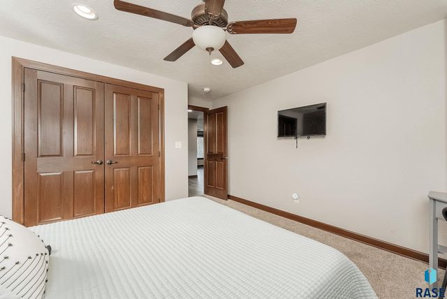 601 Meadowview Dr Drive, Lester, IA 51242