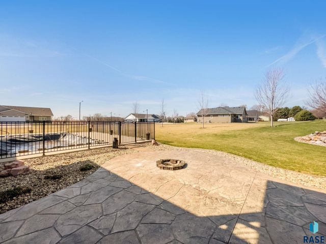 601 Meadowview Dr Drive, Lester, IA 51242