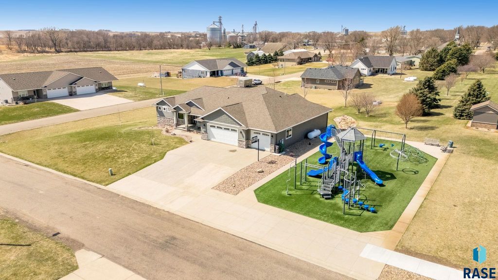 601 Meadowview Dr Drive, Lester, IA 51242