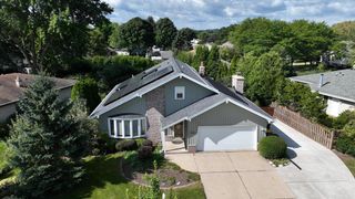 1706 Haymarket ROAD, Waukesha, WI 53189