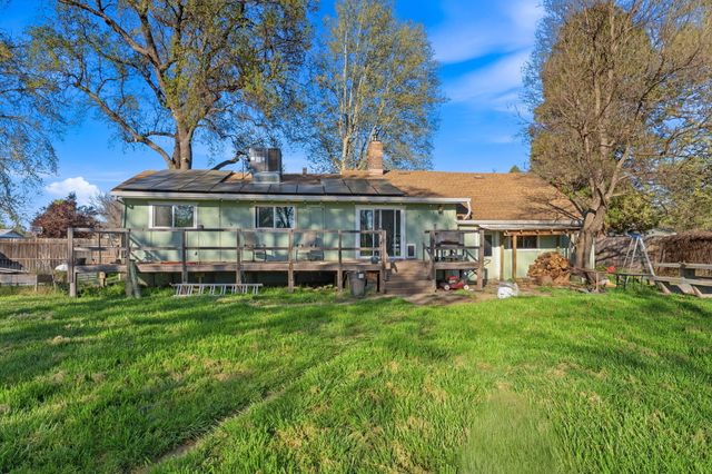 5760 Green Acres Drive, Anderson, CA 96007