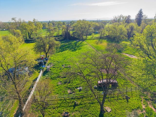 5760 Green Acres Drive, Anderson, CA 96007