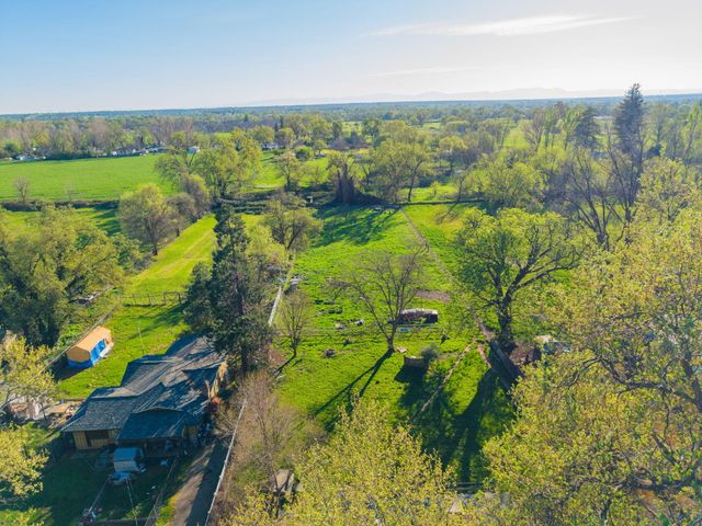 5760 Green Acres Drive, Anderson, CA 96007