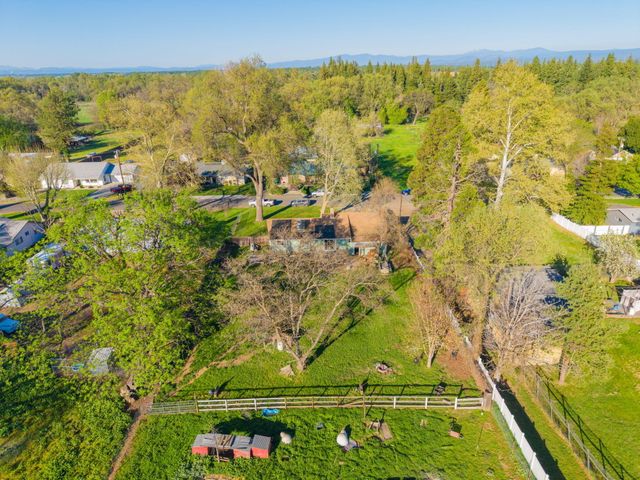 5760 Green Acres Drive, Anderson, CA 96007