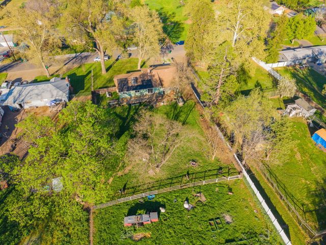 5760 Green Acres Drive, Anderson, CA 96007