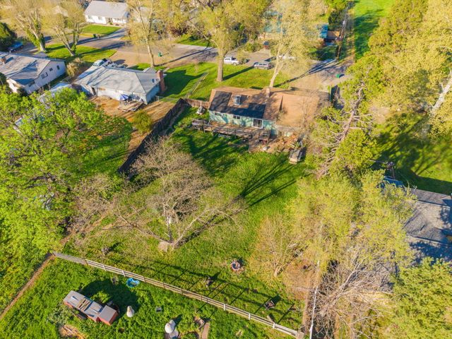 5760 Green Acres Drive, Anderson, CA 96007