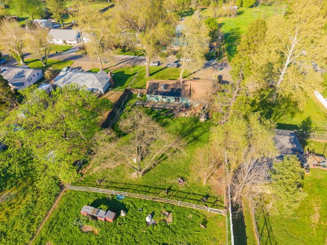 5760 Green Acres Drive, Anderson, CA 96007