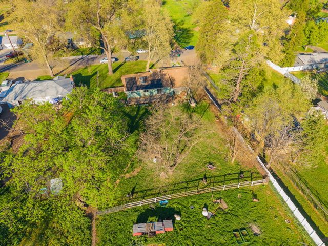 5760 Green Acres Drive, Anderson, CA 96007