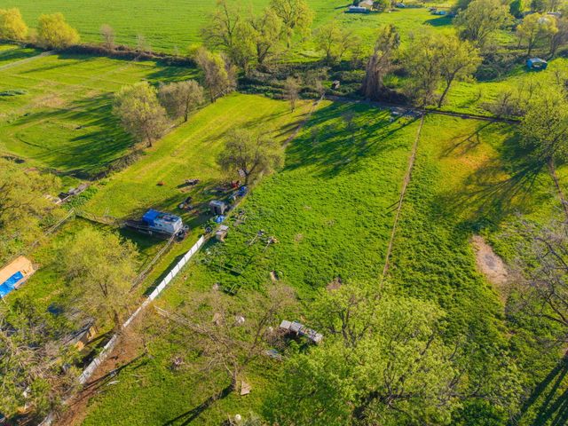 5760 Green Acres Drive, Anderson, CA 96007