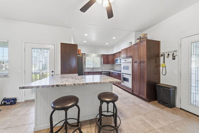 5760 Green Acres Drive, Anderson, CA 96007