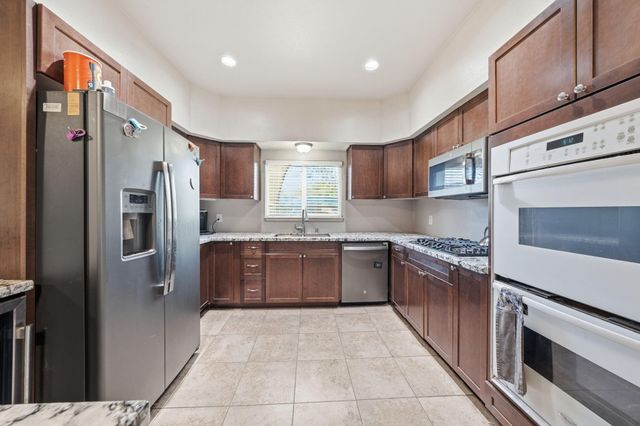 5760 Green Acres Drive, Anderson, CA 96007