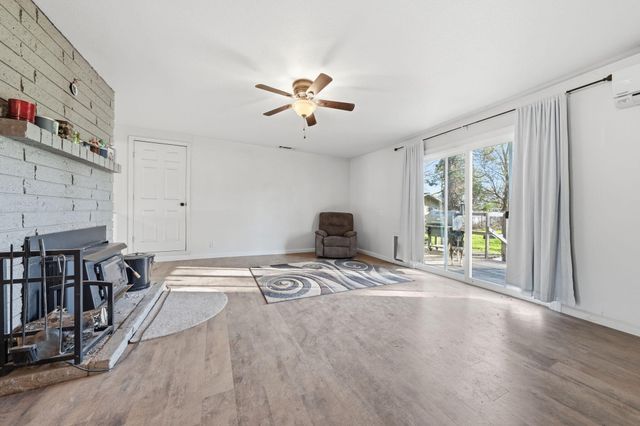 5760 Green Acres Drive, Anderson, CA 96007