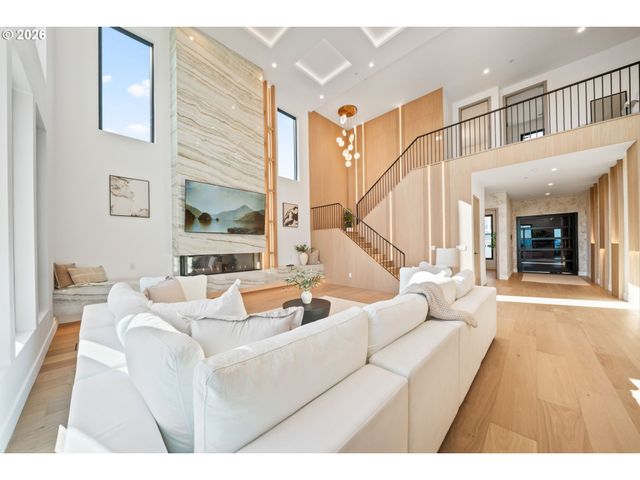989 W MAGNOLIA Loop, Washougal, WA 98671
