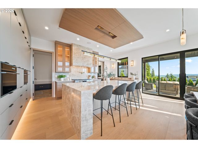 989 W MAGNOLIA Loop, Washougal, WA 98671