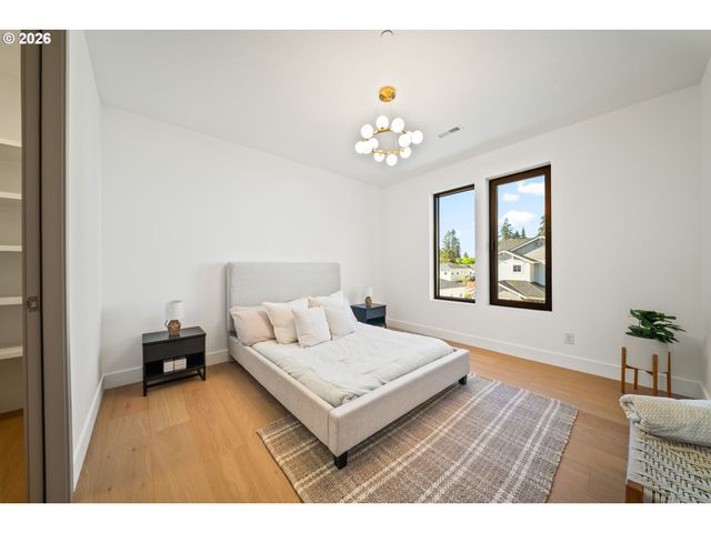 989 W MAGNOLIA Loop, Washougal, WA 98671