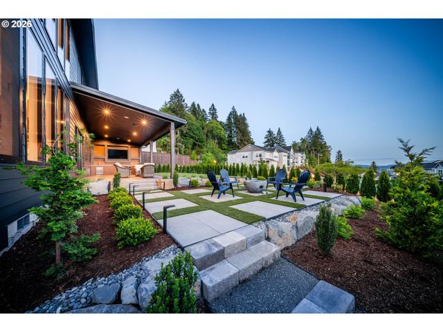 989 W MAGNOLIA Loop, Washougal, WA 98671