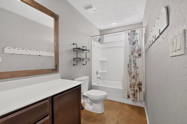 3525 Llano Vista Loop NE, Rio Rancho, NM 87124