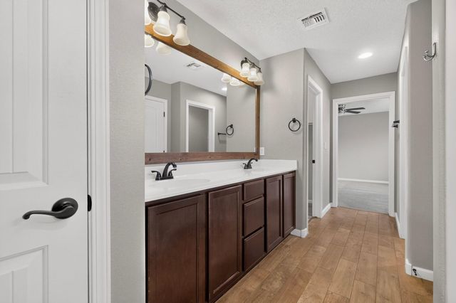 3525 Llano Vista Loop NE, Rio Rancho, NM 87124