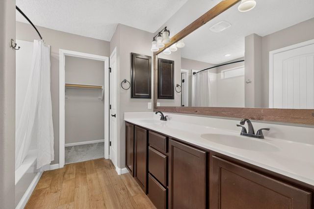 3525 Llano Vista Loop NE, Rio Rancho, NM 87124