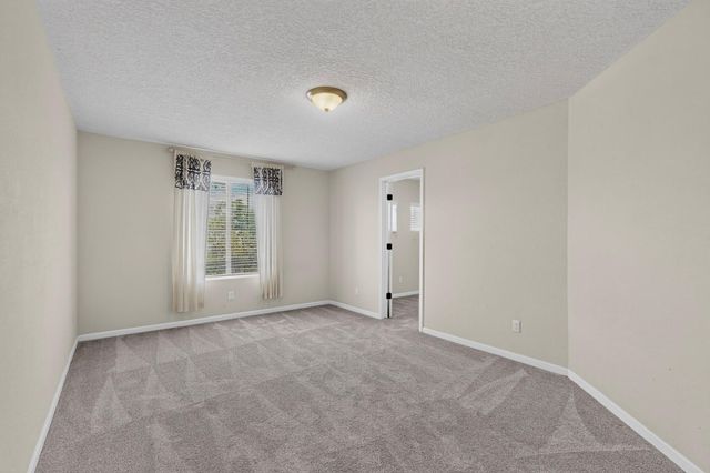 3525 Llano Vista Loop NE, Rio Rancho, NM 87124
