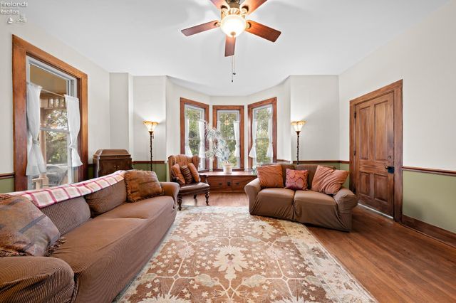 W 461 Lorain Street, Oberlin, OH 44074